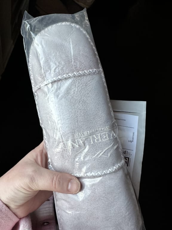 Customer Image Captioned: Grey mitten that was supposed to be pink