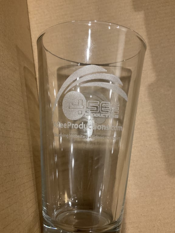 Personalized Pint Glass - Engraved with Your Name and/or Text - 500 ml - Dishwasher Safe - High-Quality Laser Engraving