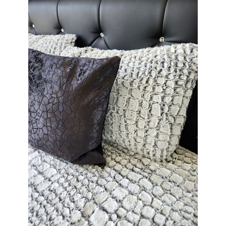 Ardor Faux Fur Silver 3 Piece Comforter Set Queen/King main image 0