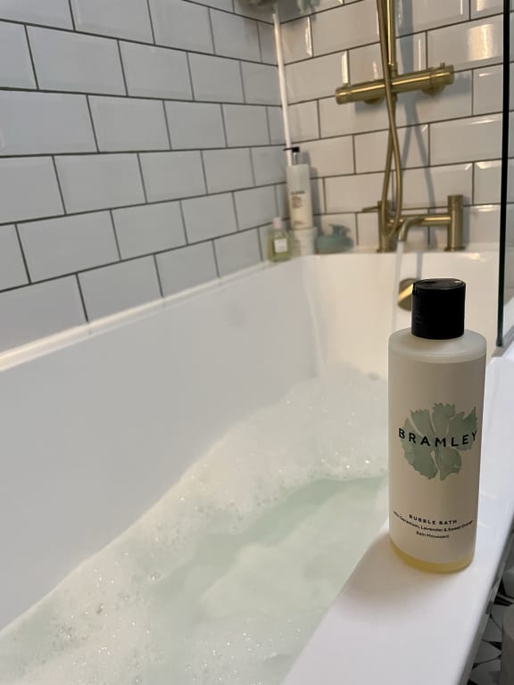 Bramley Bubble Bath (100ml), Bath Soak With Geranium, Lavender & Sweet Orange Essential Oils, Vegan Bubbles To Gently Cleanse & Soften