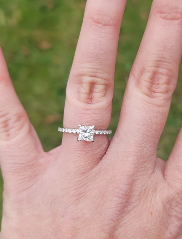 18K WHITE GOLD PETITE PRONG 9-STONE BAND