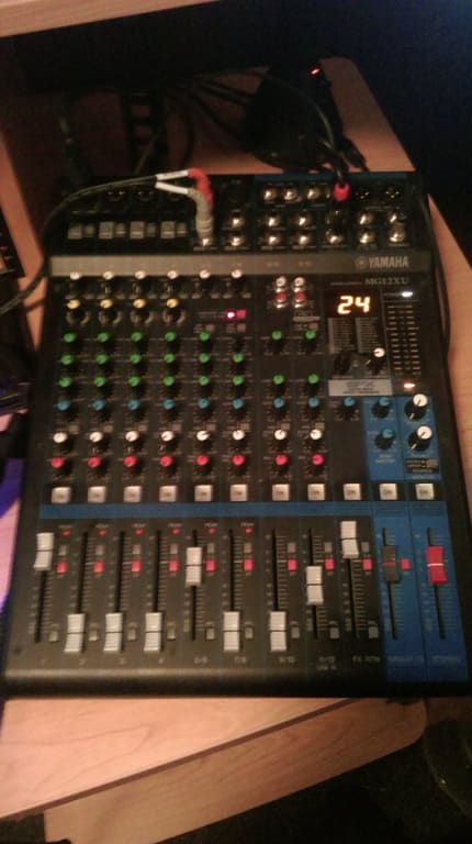 Yamaha MG12XU 12-Channel Mixer With Effects | Guitar Center Yamaha MG12XU 12-Channel Mixer With Effects | Guitar Center
