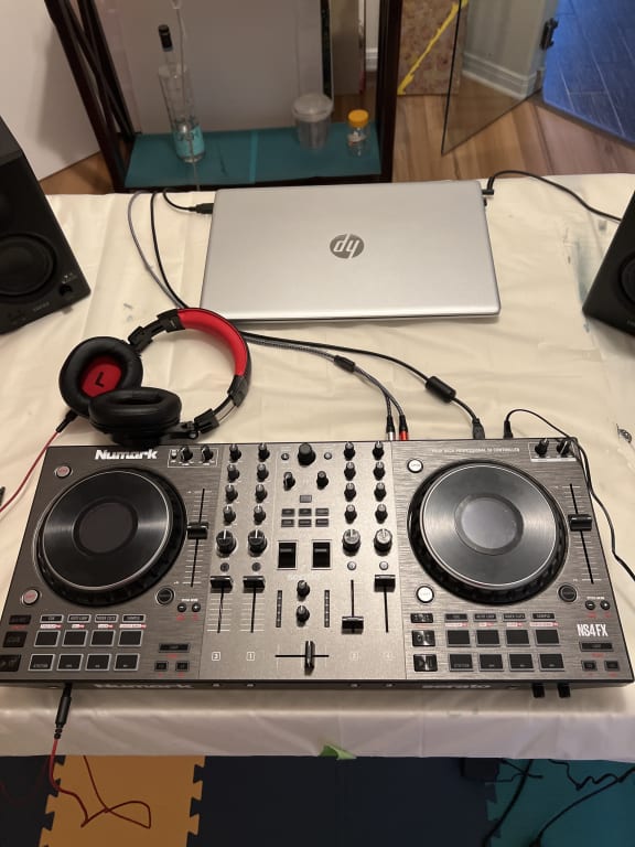 Numark NS4FX 4-Channel DJ Controller | Guitar Center Numark NS4FX 4-Channel DJ Controller | Guitar Center