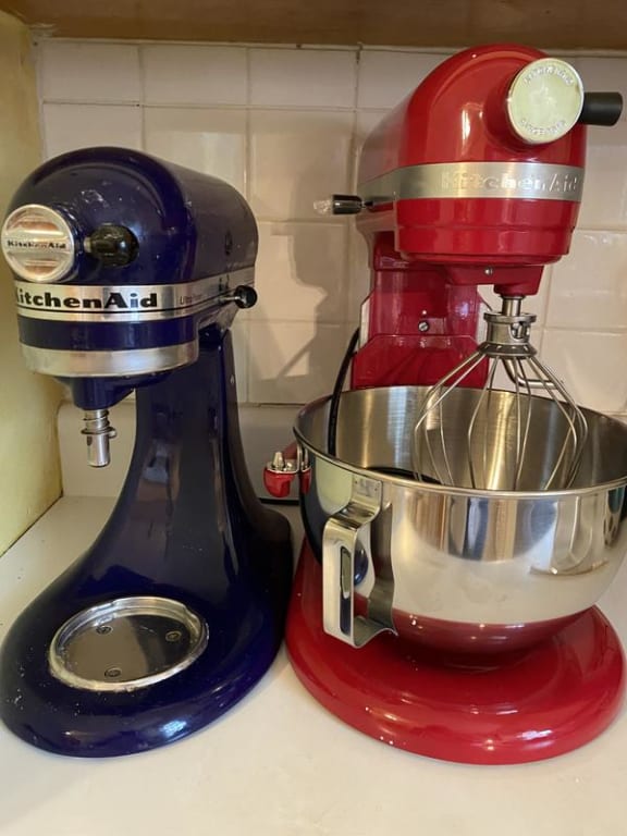 KitchenAid KSM55SXBXIB 5.5 Quart Bowl-Lift Stand Mixer, 11 Speeds