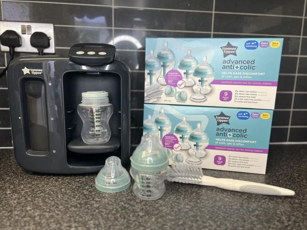 Tommee Tippee Natural Start Kit Nouveau-Né - 2 Biberons 150 Ml + 2 Biberons 260 Ml - Tétine Silicone Anti-Colique - Auto-Stérilisation Micro-ondes