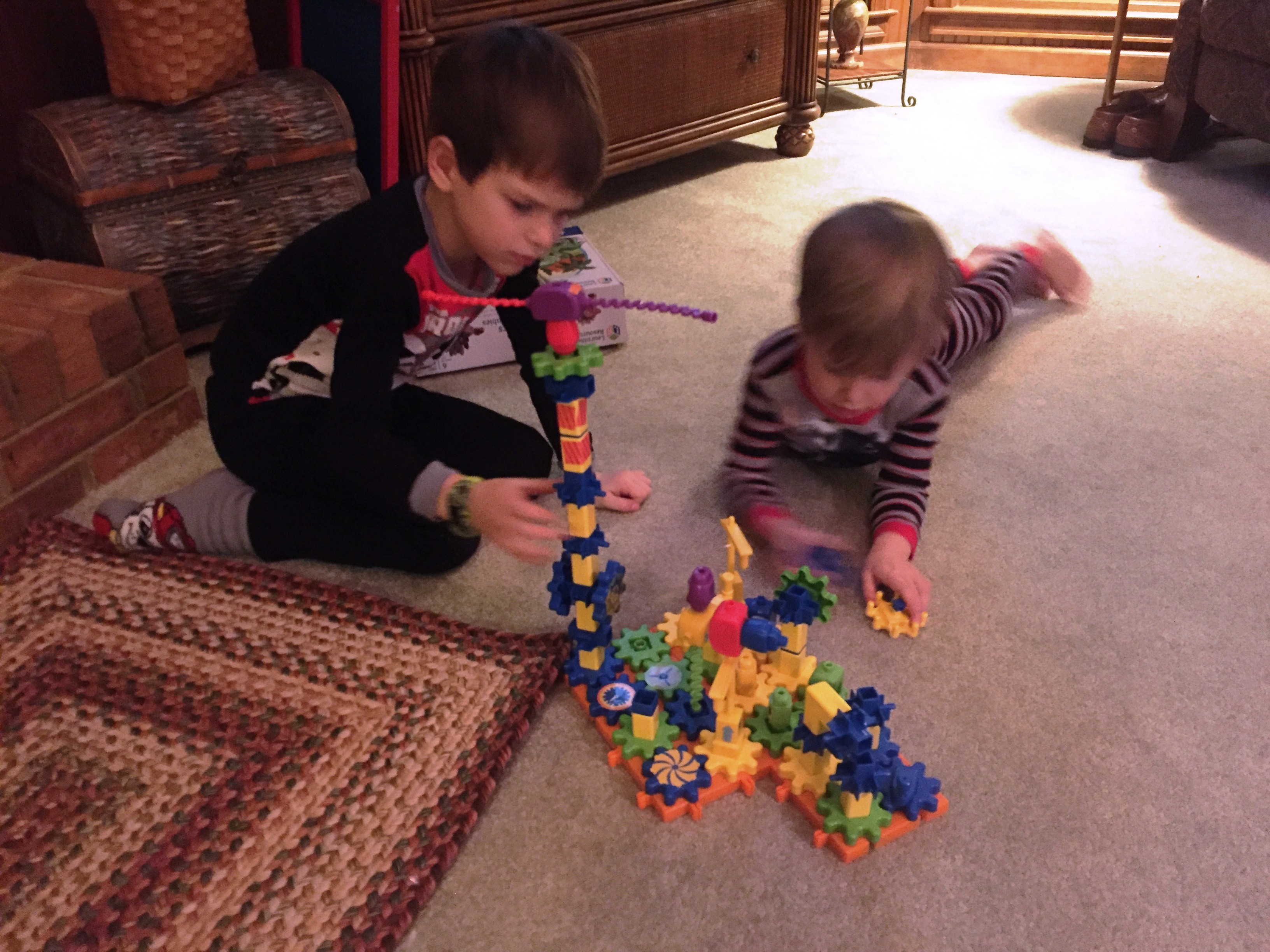 Gears, Gears, Gears Robt - 4 yr/6 yr brothers building together