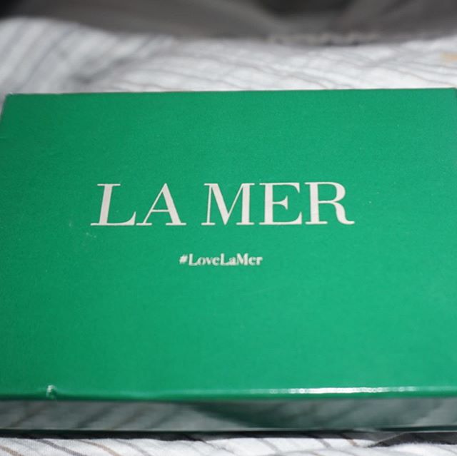 Thank you for this amazing sample @lamer can't wait to try it ❤️ #excitedtotry 
#lovelamer #lovelamer🐚 #lovelamerdubai #skincare #skincareroutine #Cremedelamer