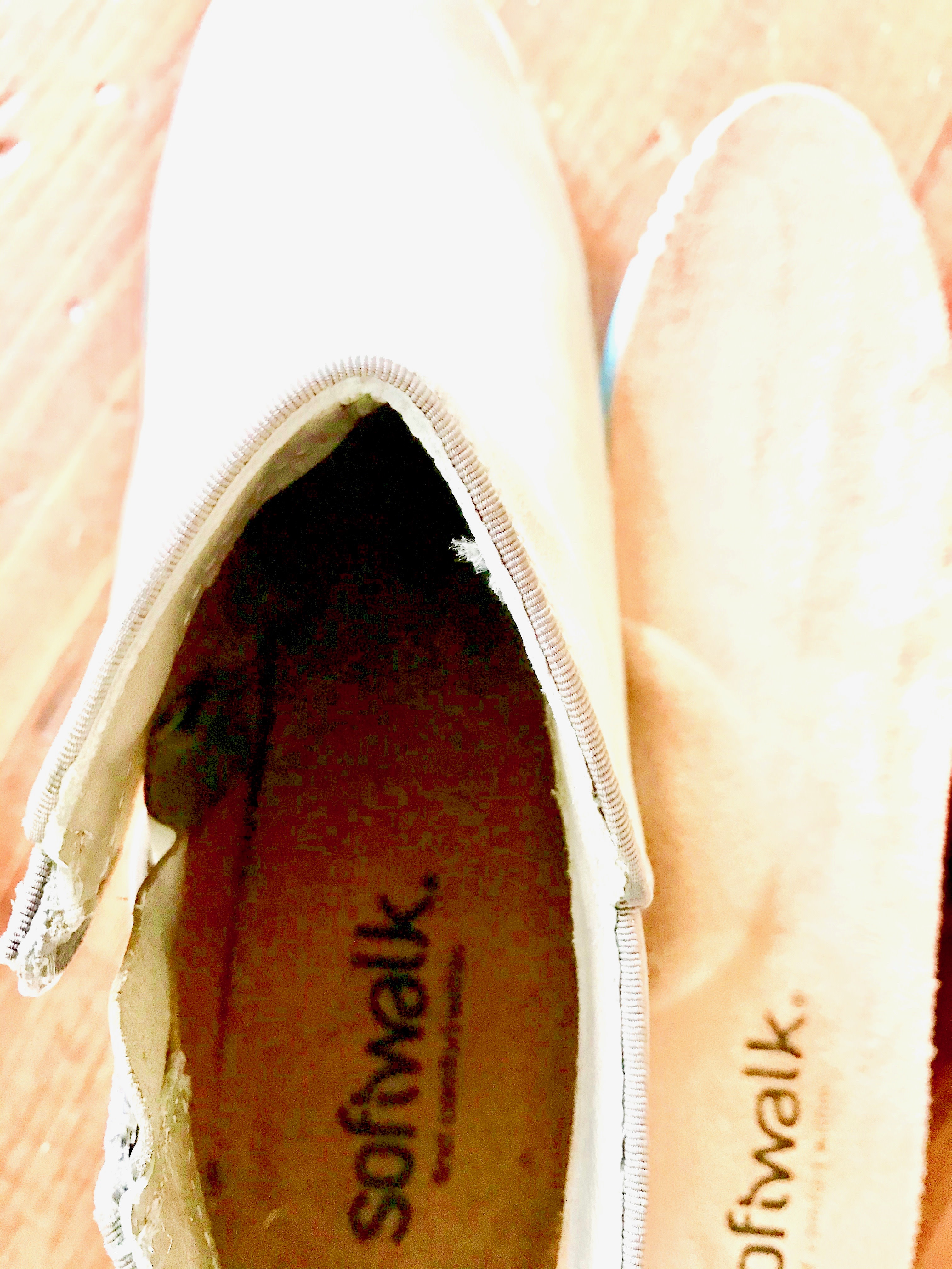 two insoles a medium shoe made to be a narrow shoe.......terrible