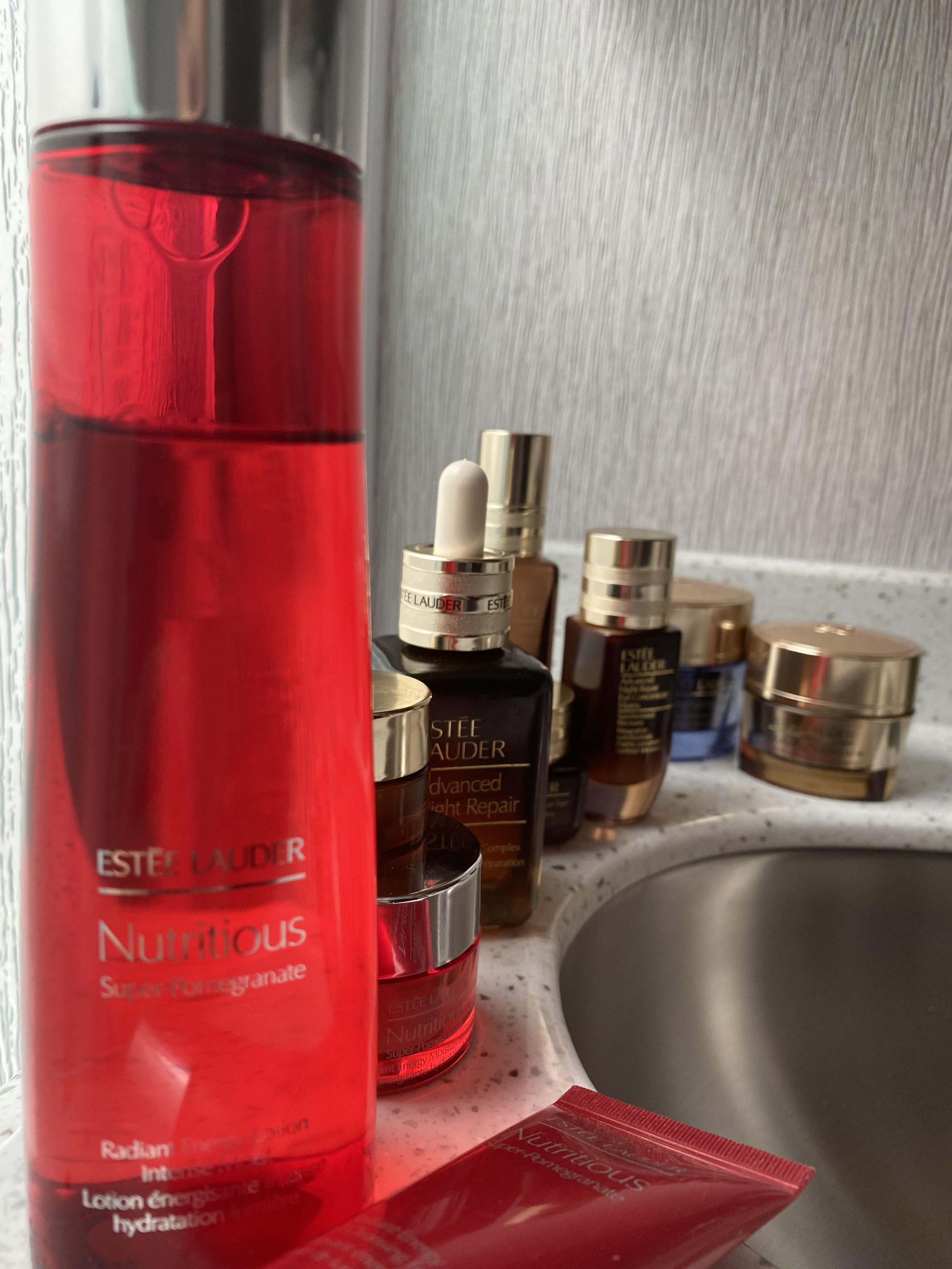 Estée Lauder Nutritious Super-Pomegranate Radiant Energy Lotion