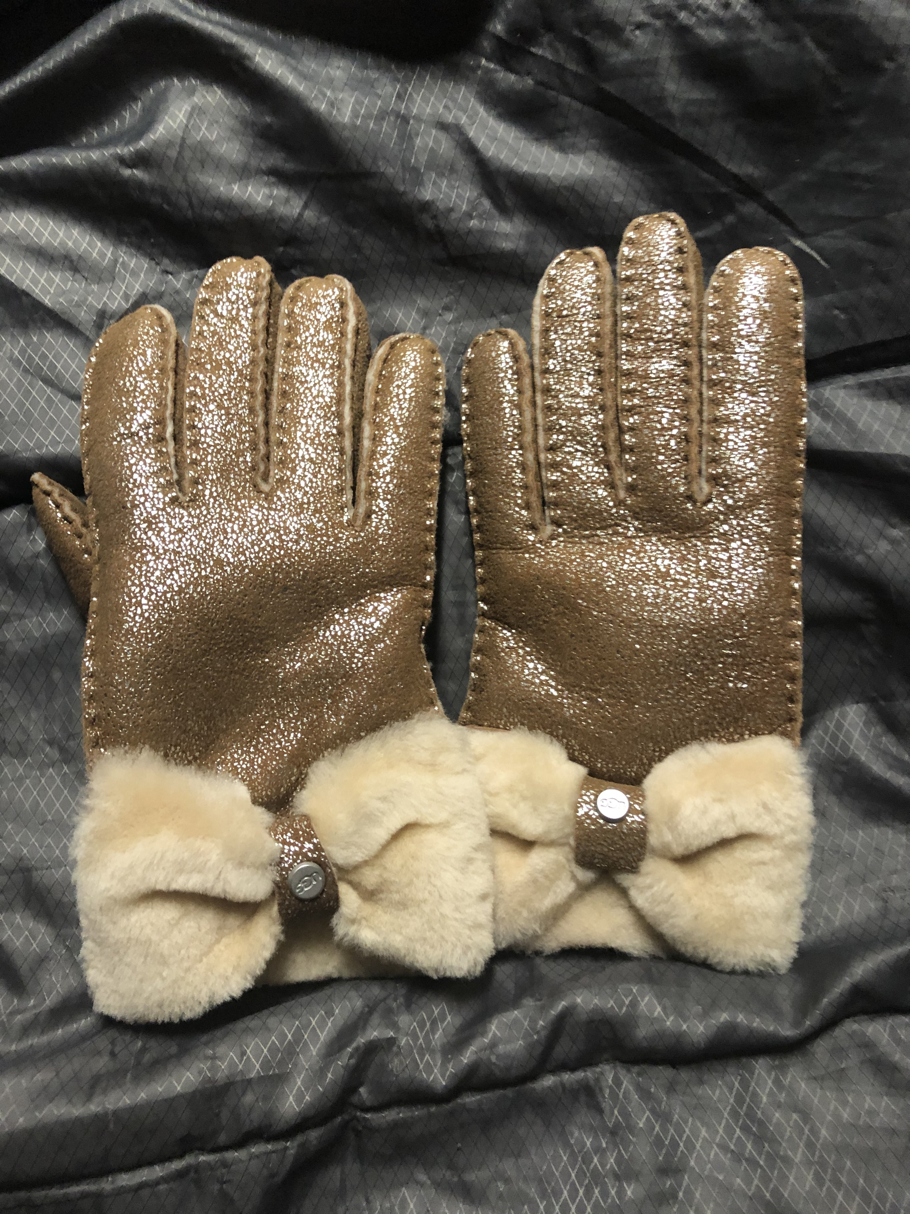 UGG アグ　SHEEPSKIN TURNED BOW GLOVE Sサイズ UGG（アグ） 並行輸入品 SHEEPSKIN TURNED BOW GLOVE シープスキン