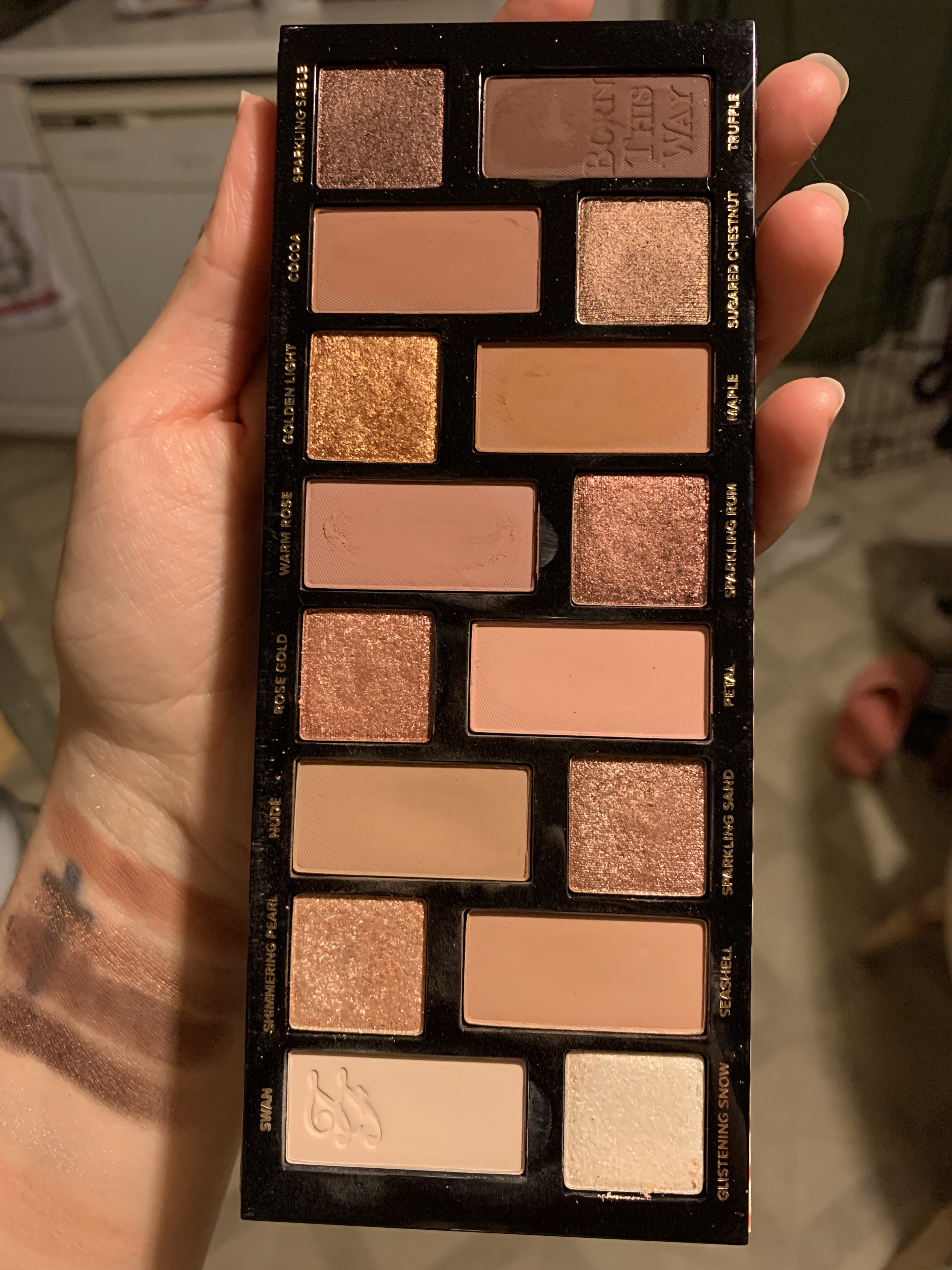 Bonus: palette is foldable!