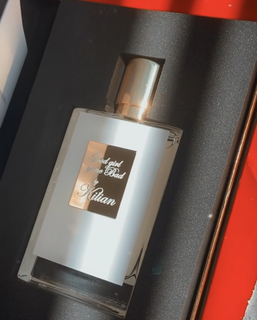 Customer carousel item 12.