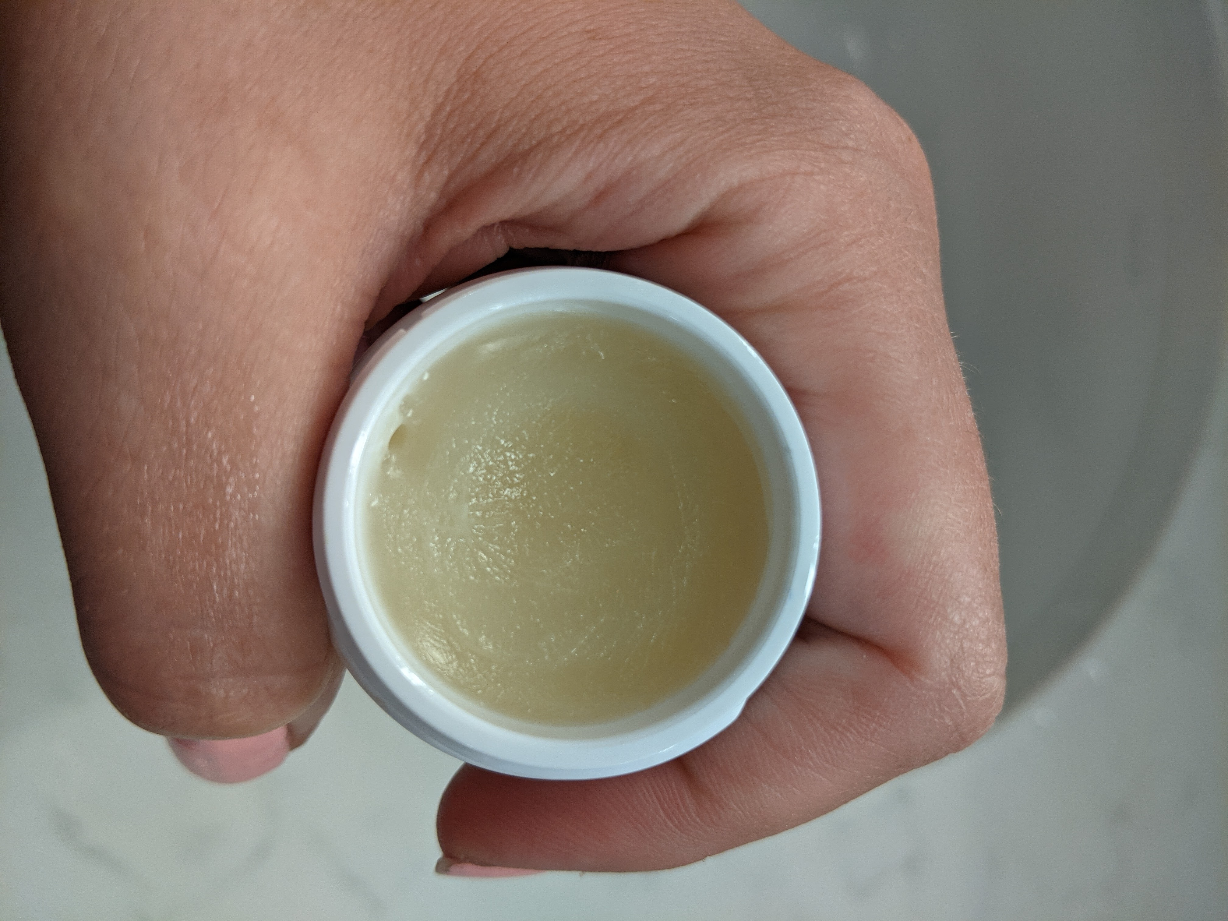 Consistency of a thin gloss