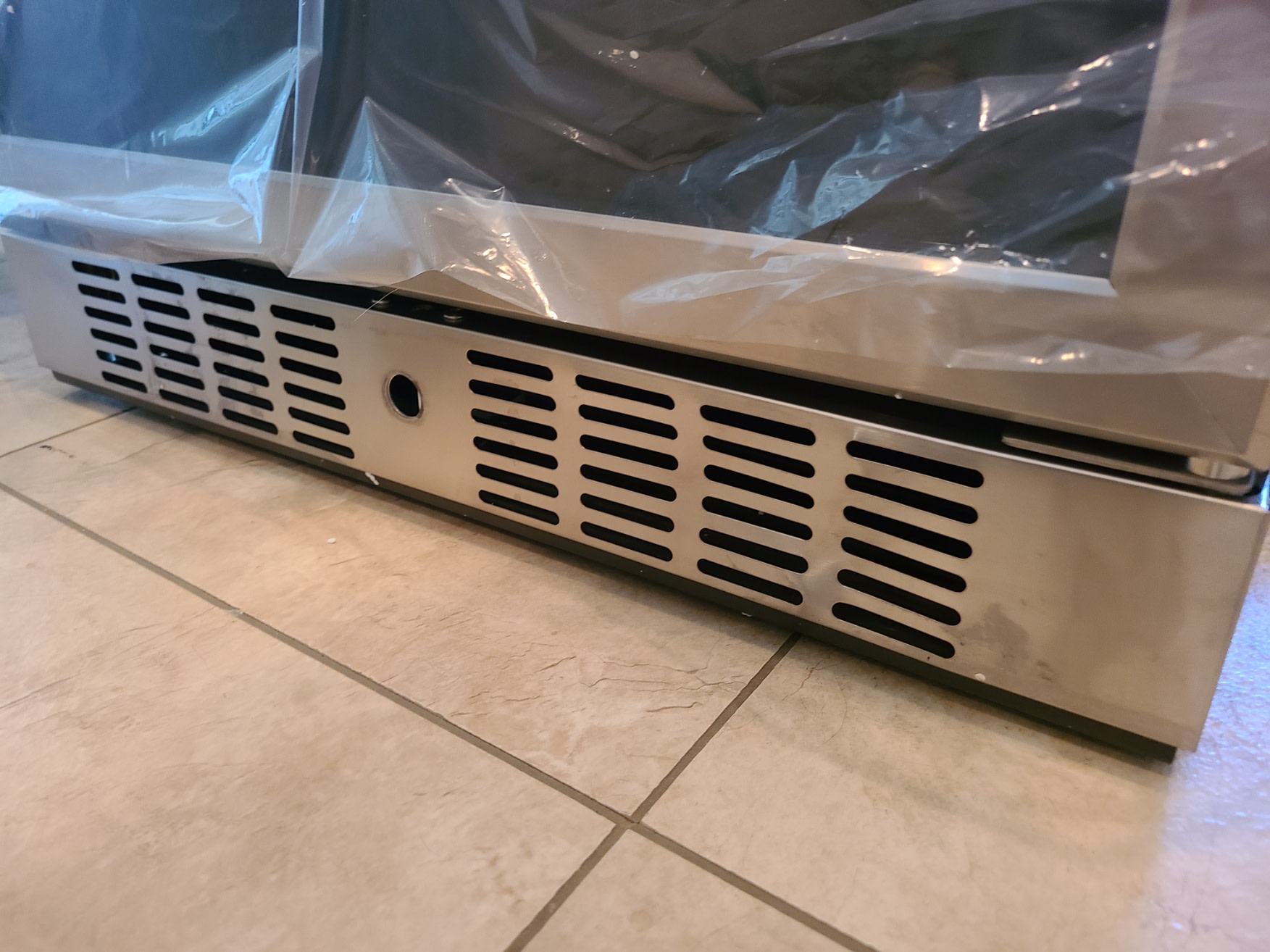 Second cooler, missing parts, dented vent