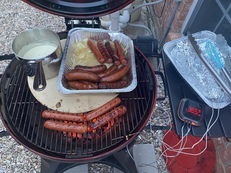 Sausages with bleu cheese sauce