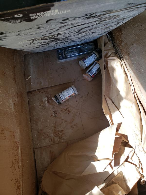 lifted the griddle to find my complementary spices. Grease smeared everywhere.