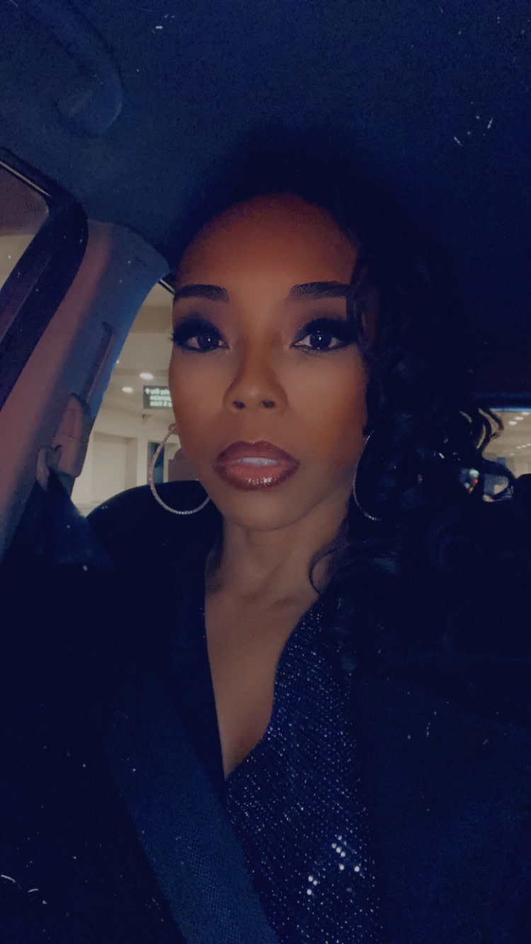 This is the chestnut concealer I wear all over! Matches perfect! But I can't find it anywhere!? 😭