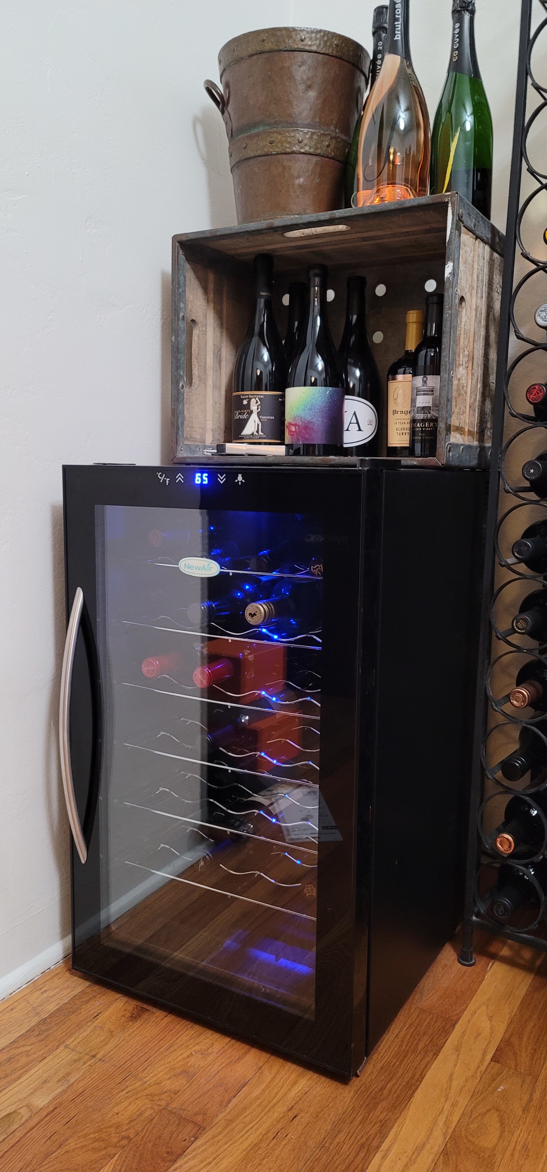 AW-280E Thermoelectric Wine Fridge