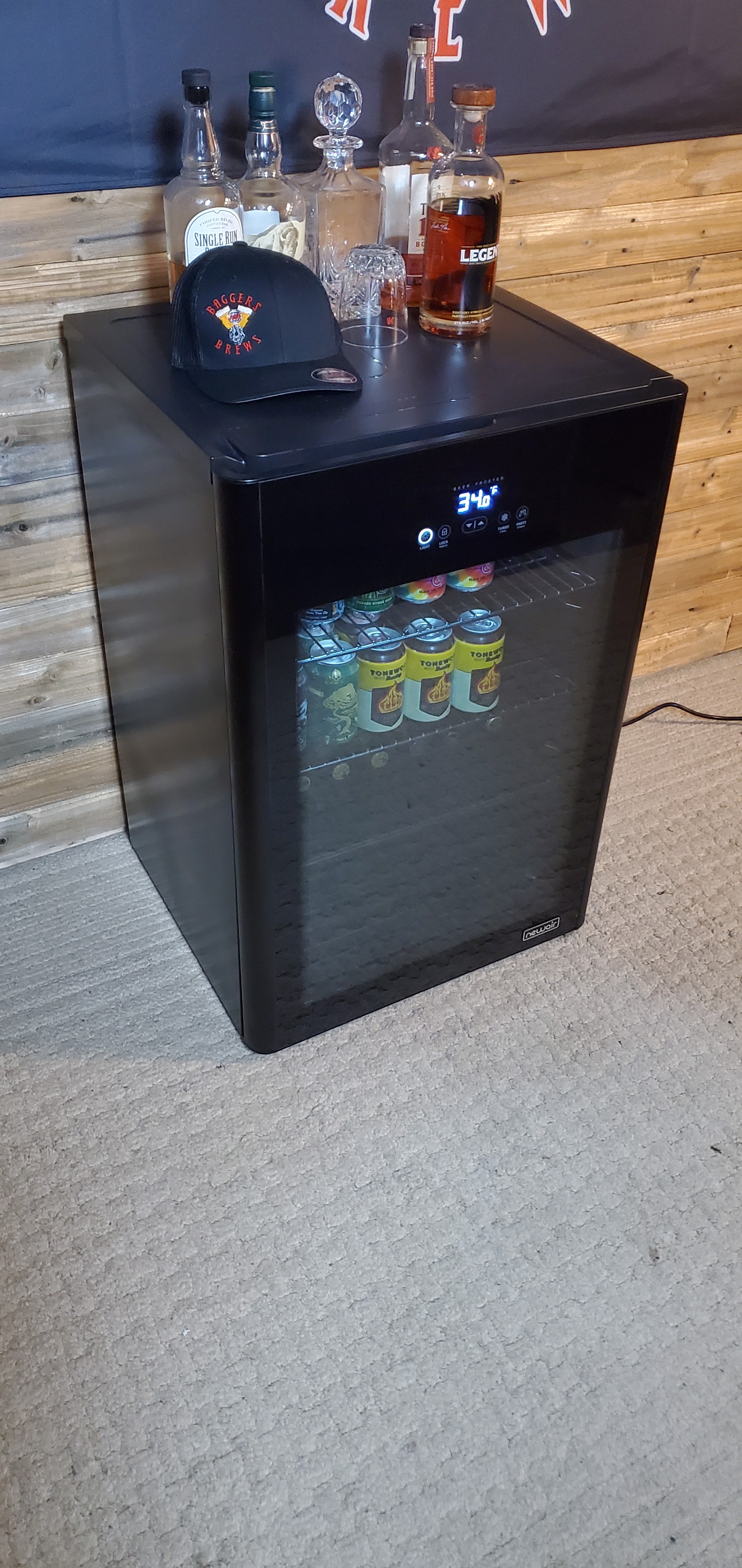 Customer carousel item 16.