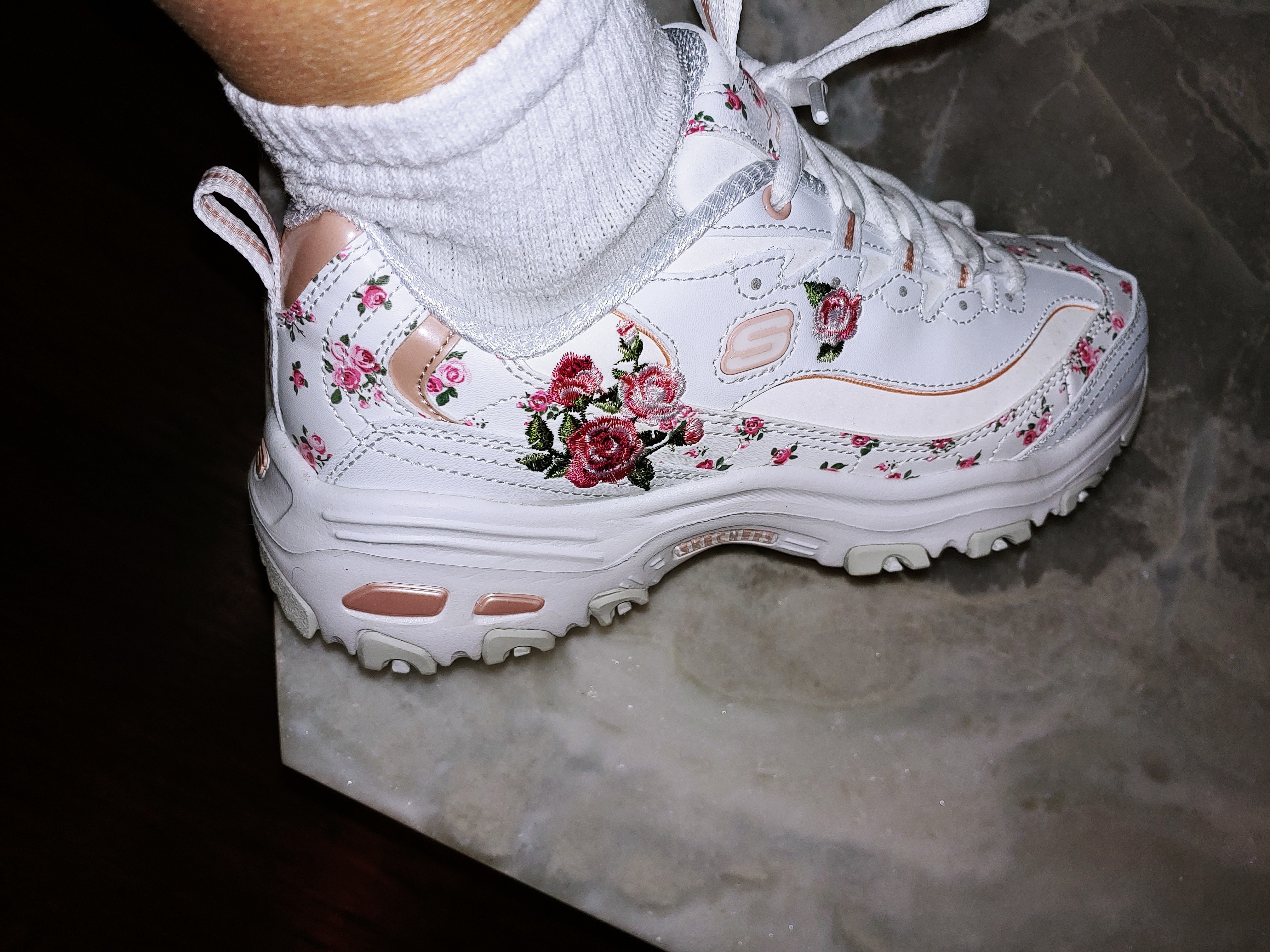 日本未発売/残りわずか】Skechers D'Lites デイジー 24cm春 Skechers Women's D'Lites - Blooming Path Walking Sneakers from
