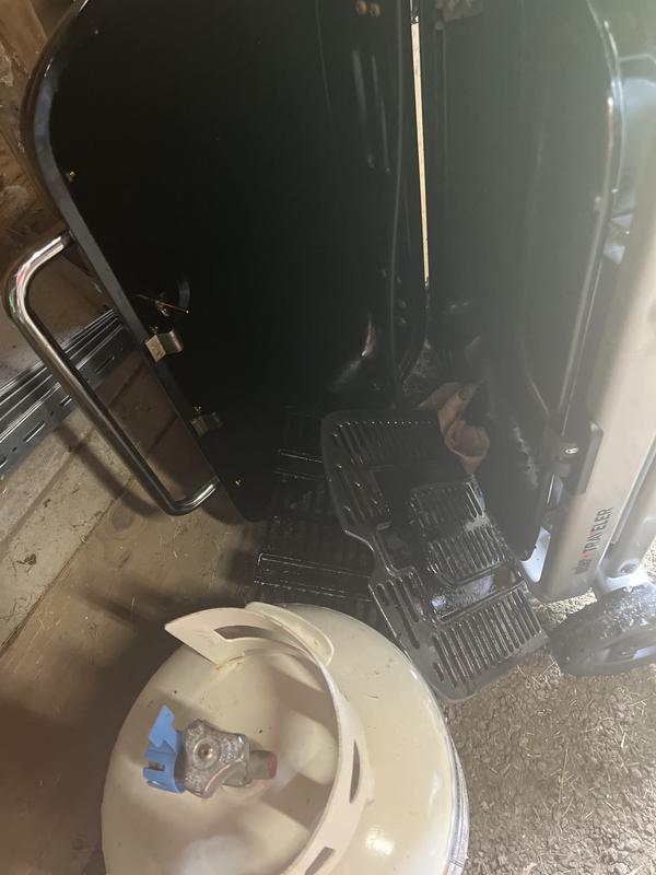 Just turned it slightly and it pops open wish I would have bought a spirit model now