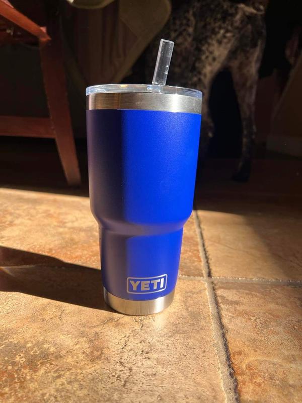 Large straw lid on 30 oz tumbler