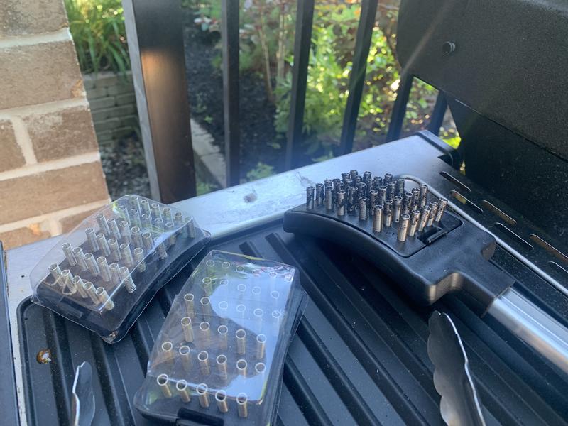 Comes with two additional replaceable heads!