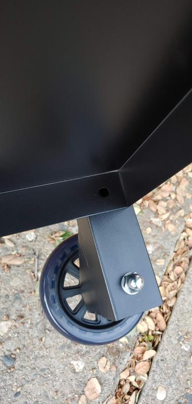 Missing nutsert for bottom tray