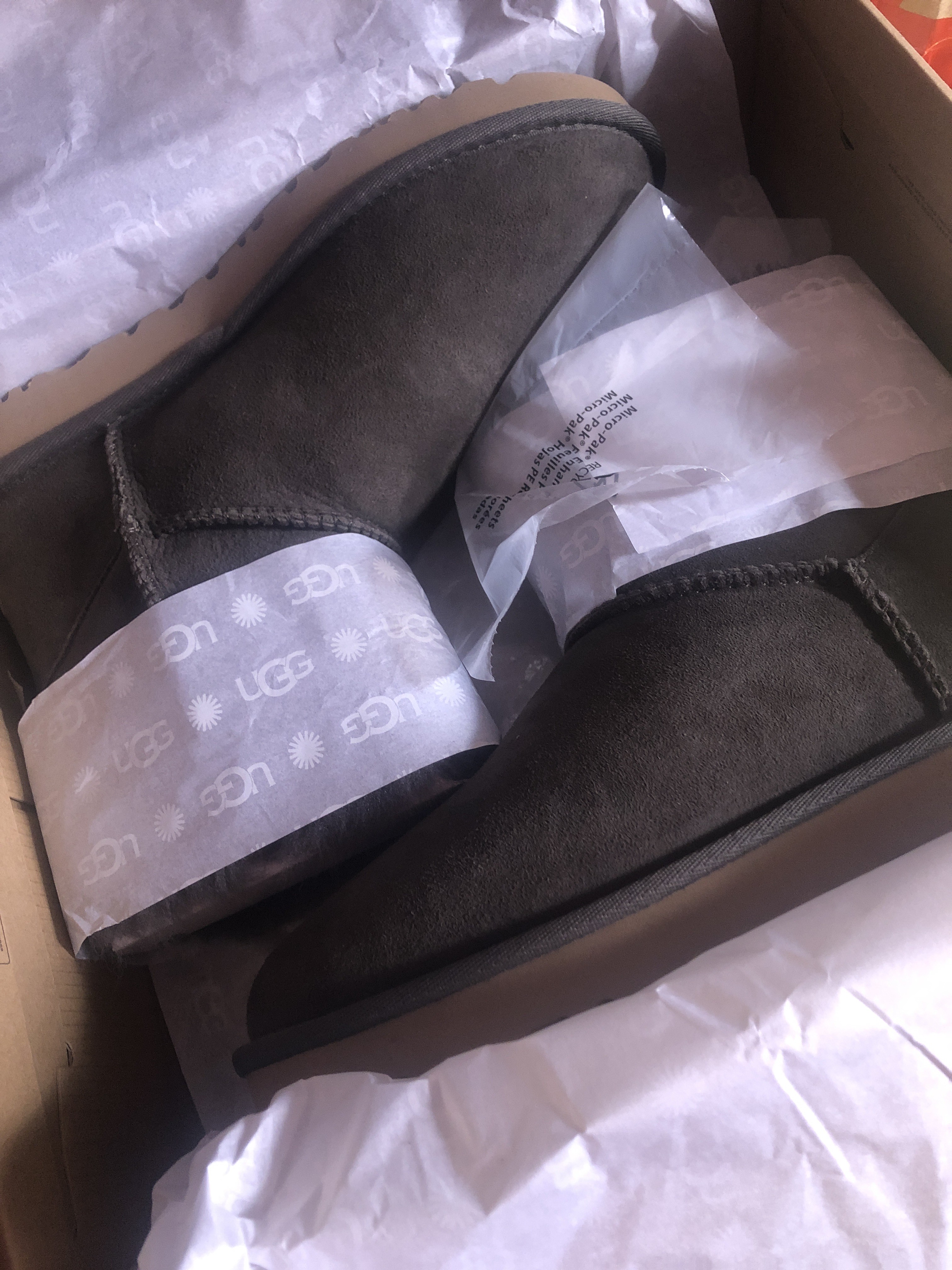 Nice boots but not a skate color more army green!