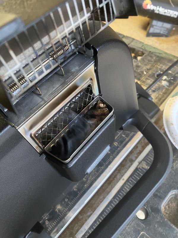 Wood pellet holder on the side, great feature