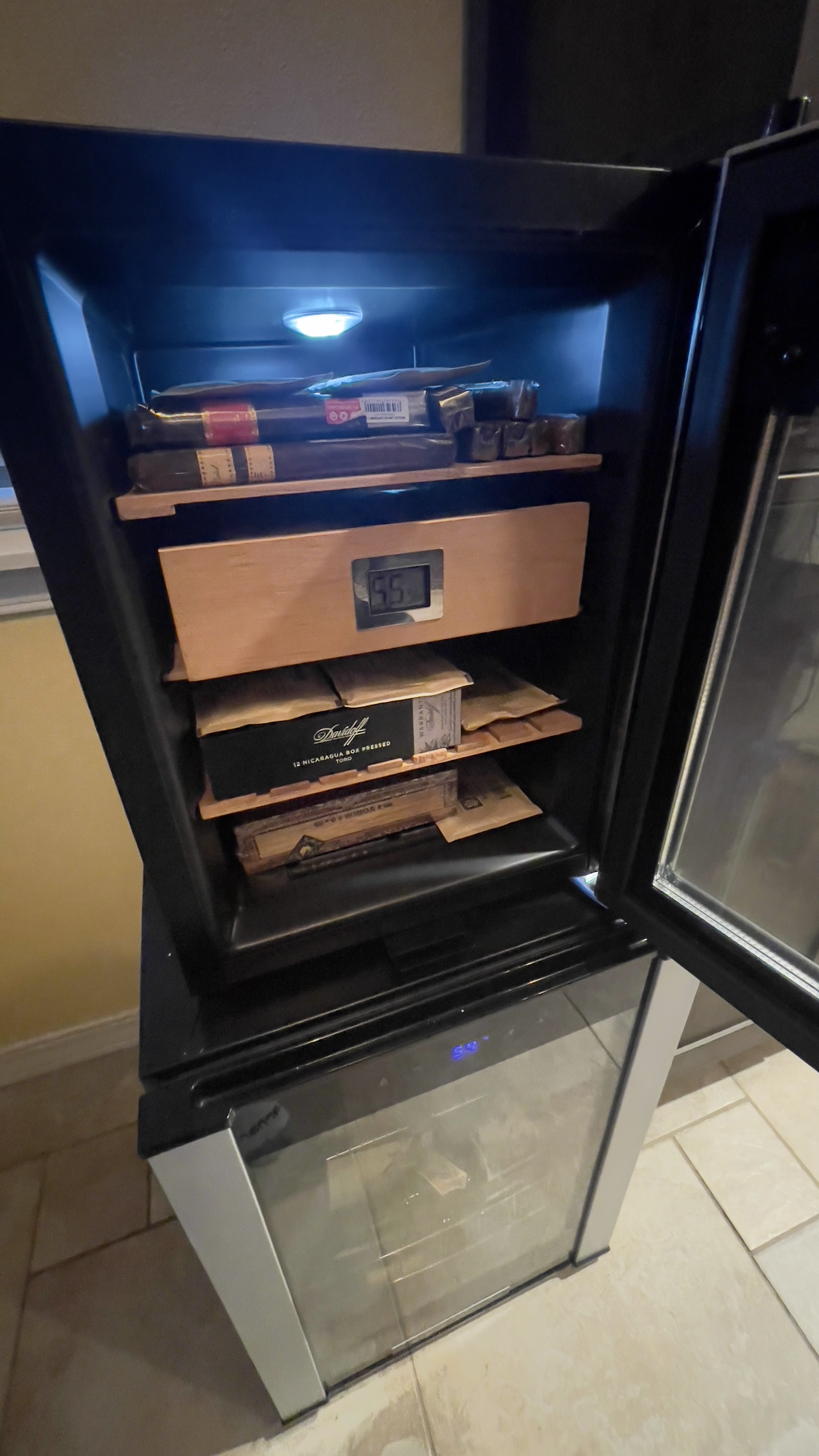 Customer carousel item 6.