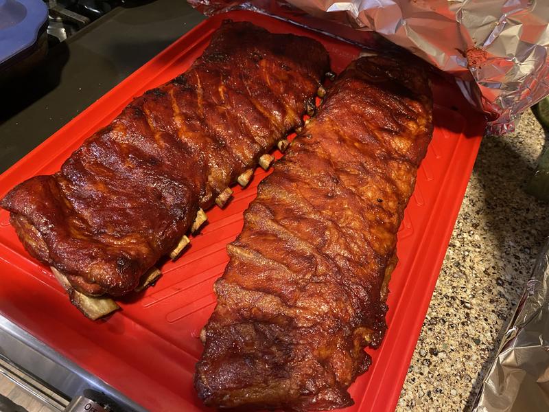 Ribs on the right with this sauce