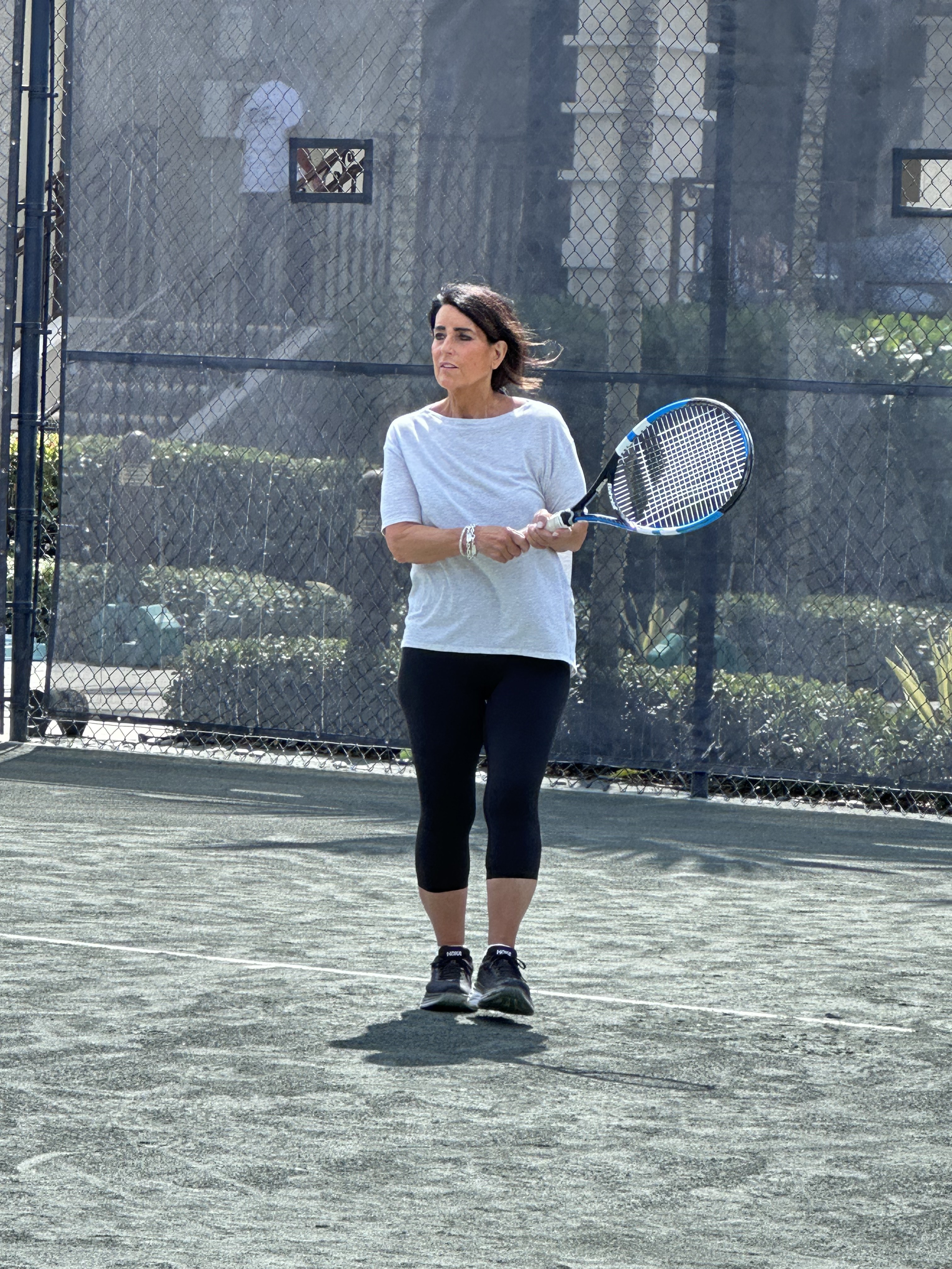 Women's Bondi 8 Wide Low Top Sneakers