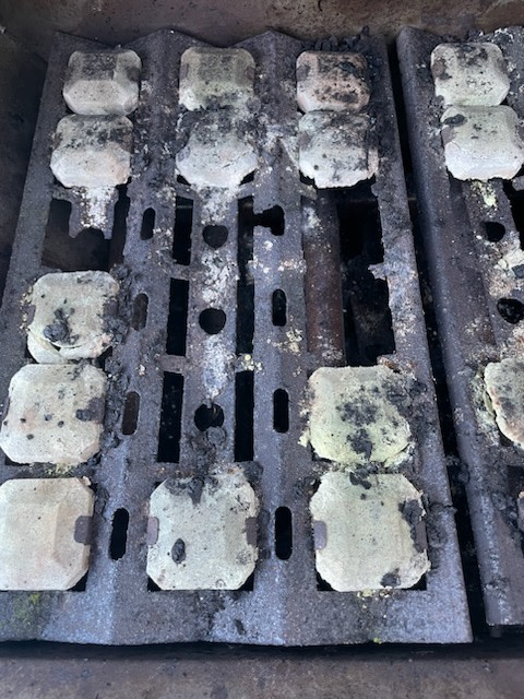 Broken briquette trays