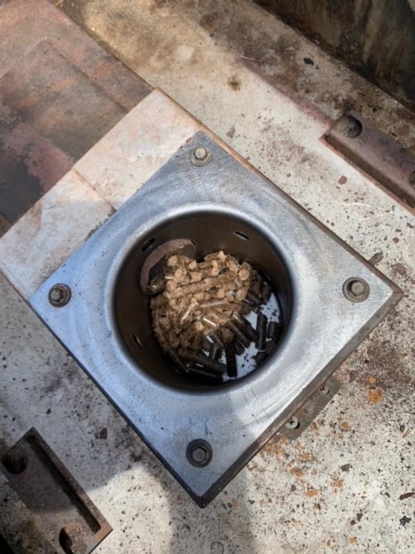 2 pics of the old firepot, and one of the new one (fire source no longer works)