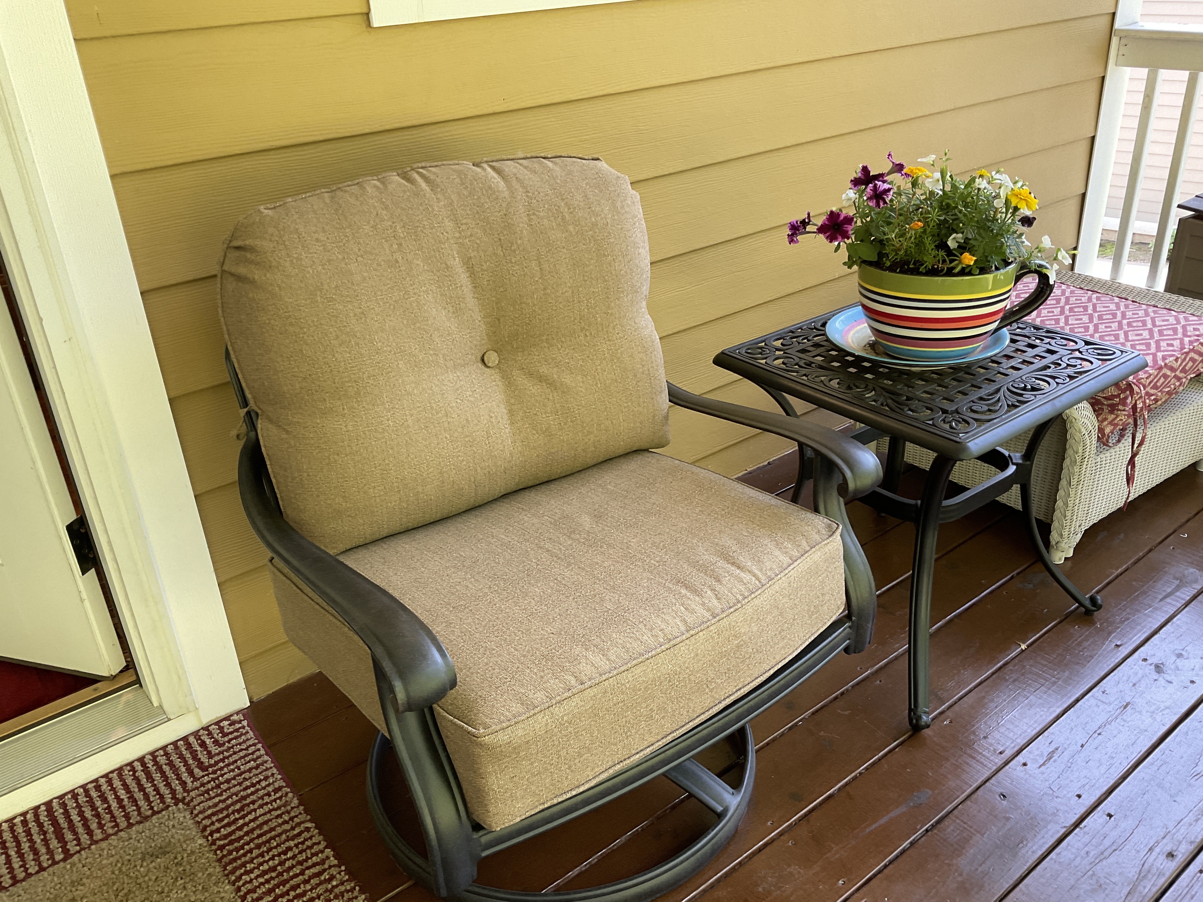 rocking patio chairs with cushions