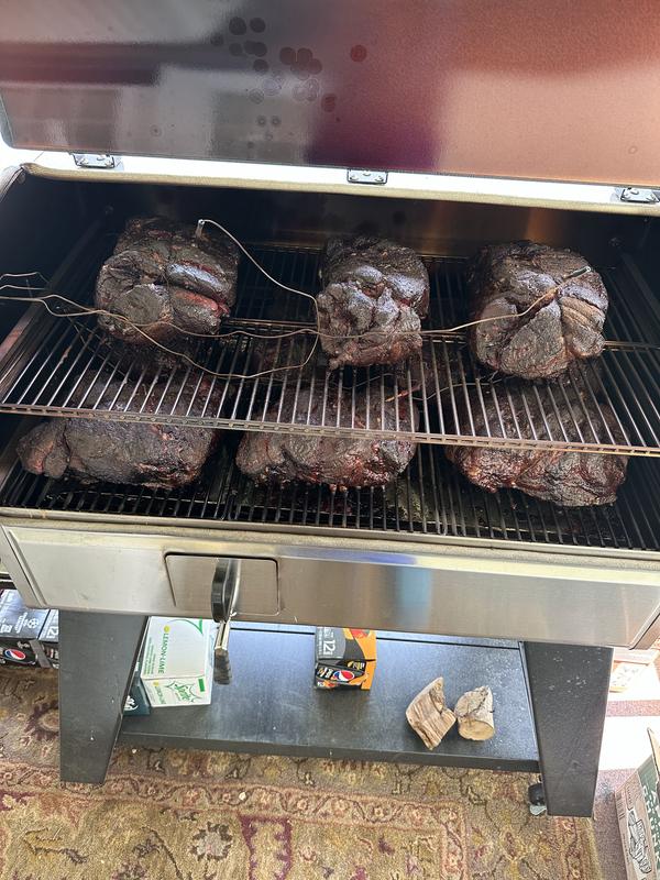 10 pork shoulders with room to spare.