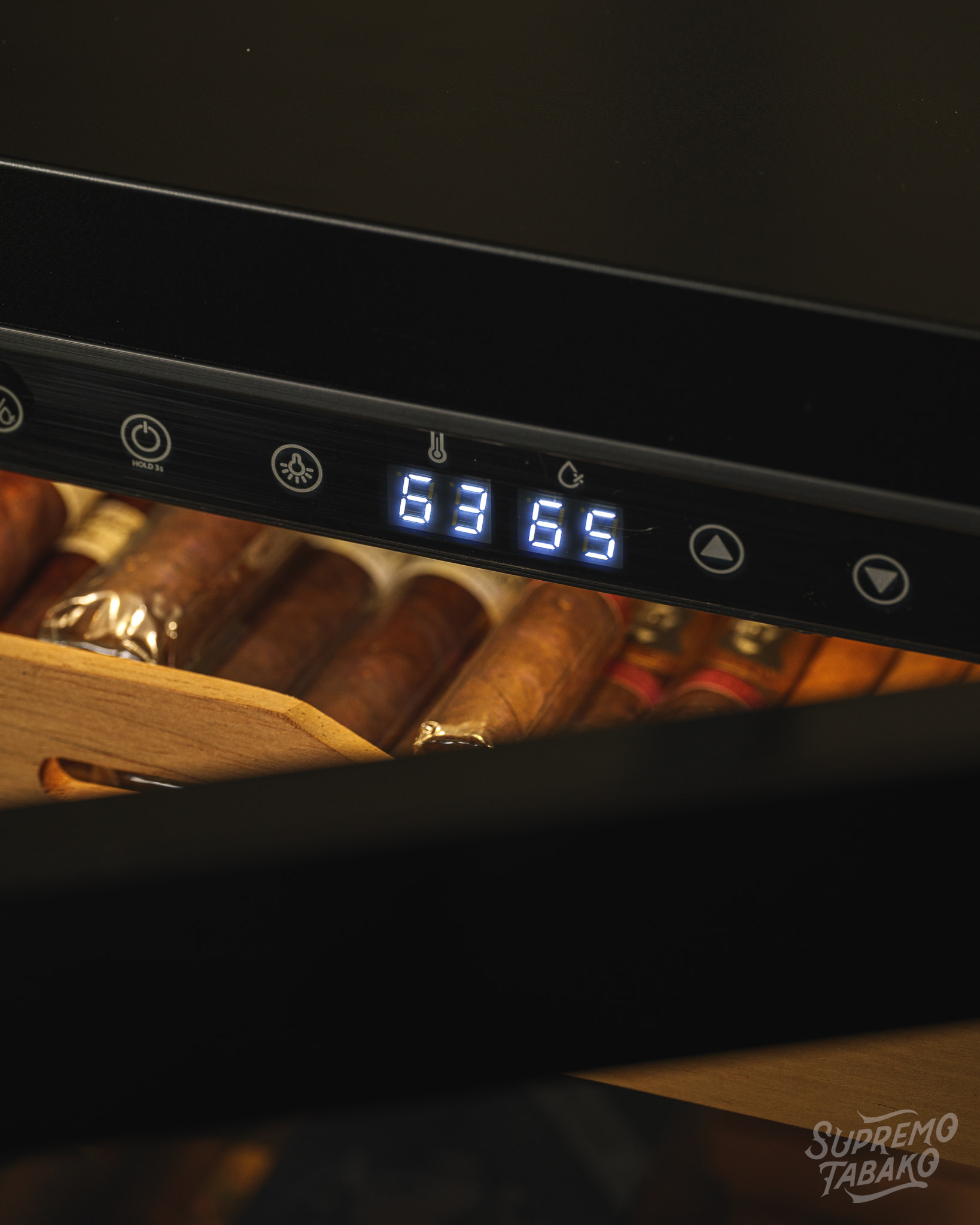 The built in humidification system with Opti-Temp works perfectly