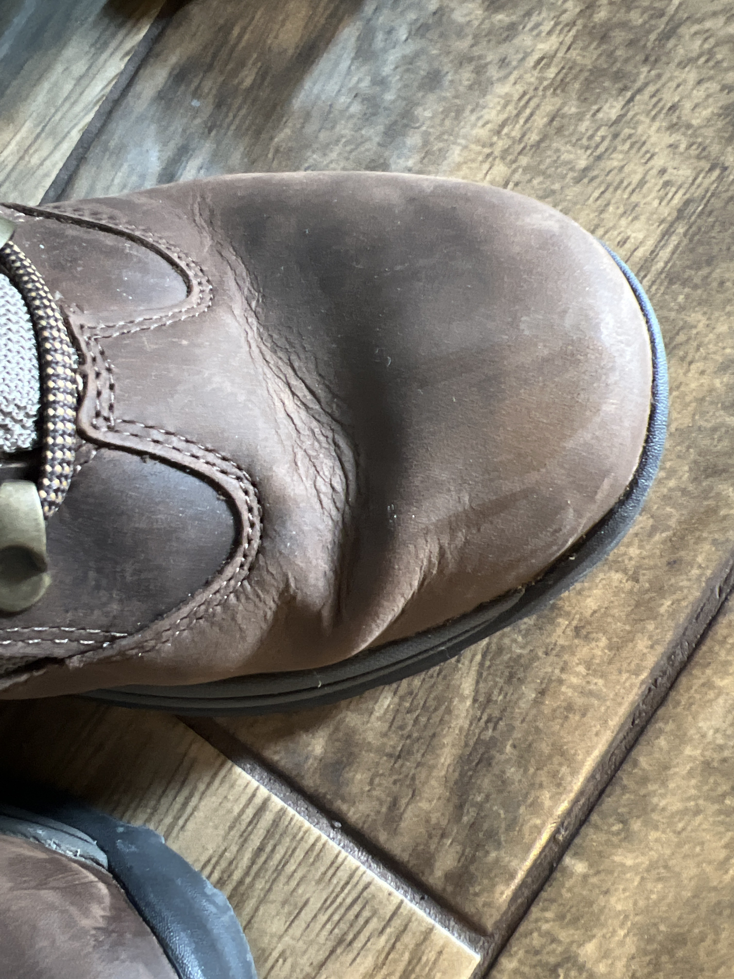 Loose grain.  This is my second time wearing them.