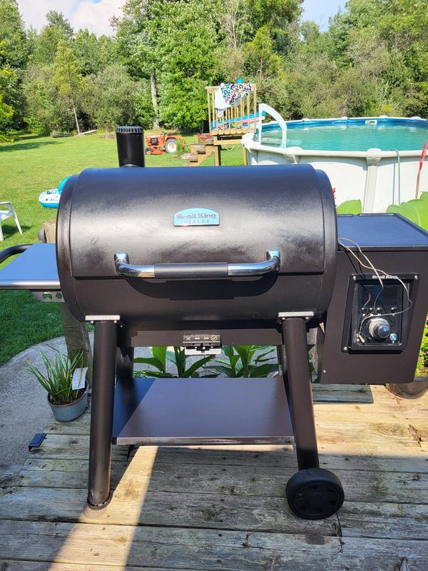 Broil King Pellet Smoker (2 years old)