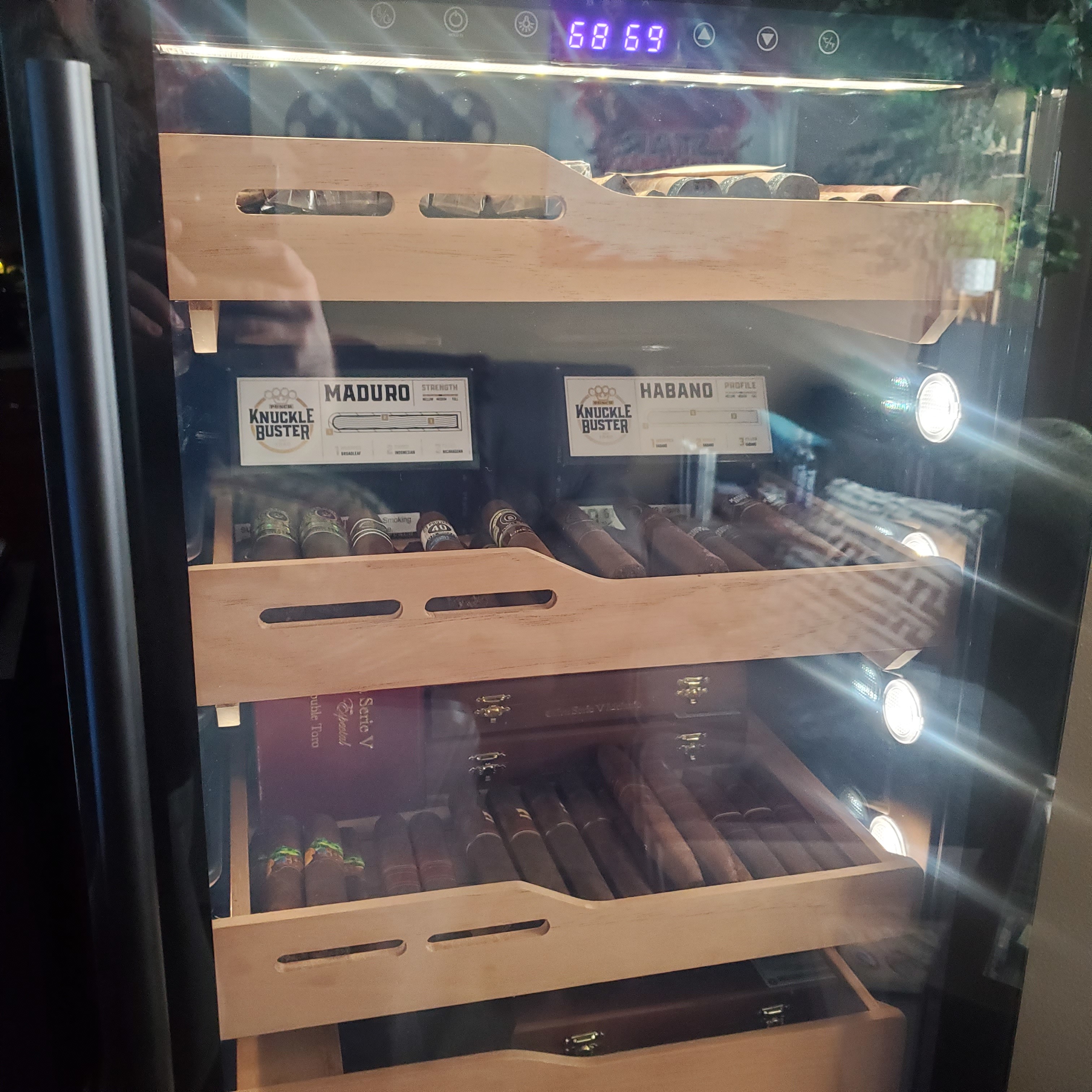 Customer carousel item 1.