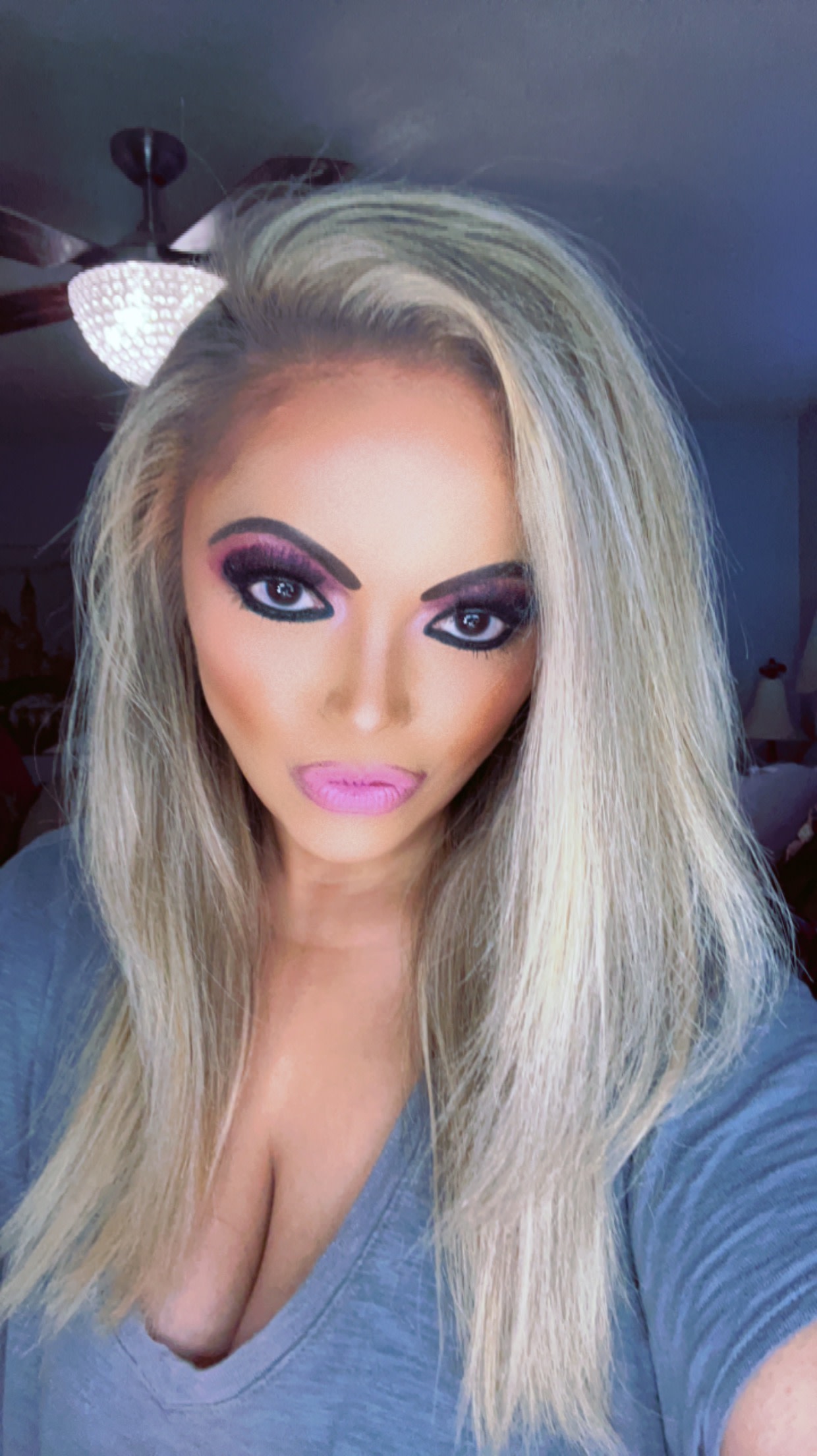 Customer carousel item 12.