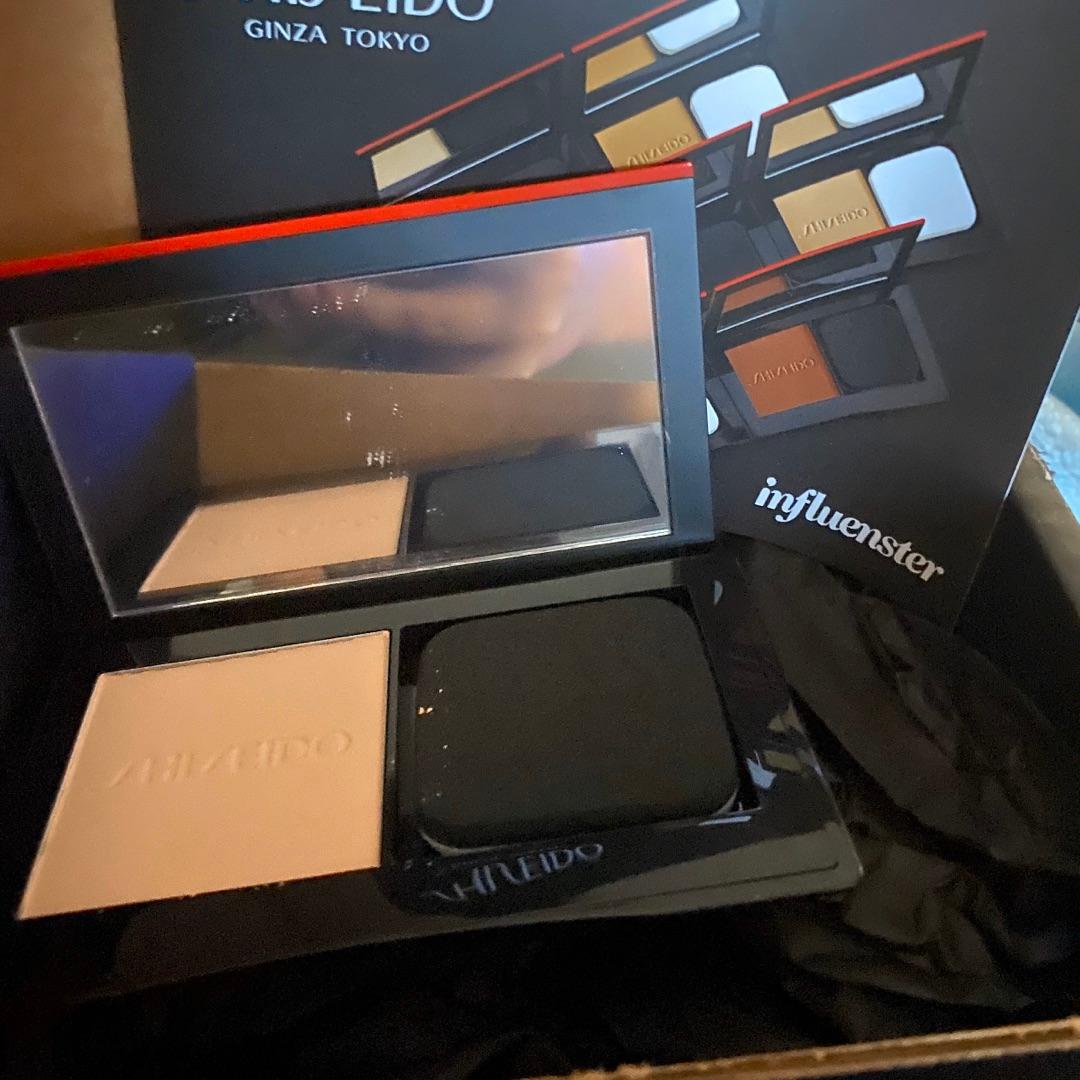 Customer carousel item 6.