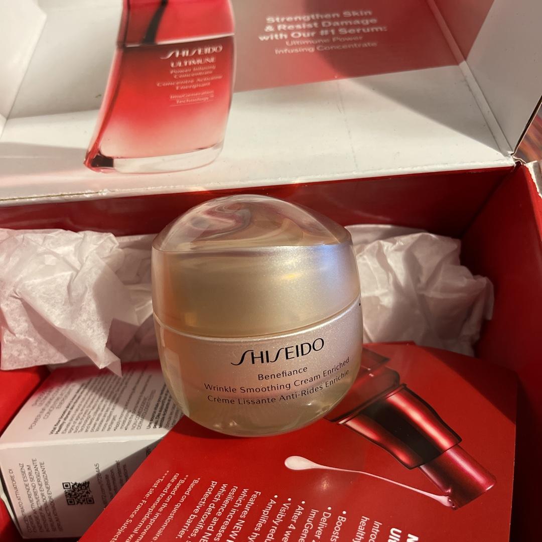 Customer carousel item 6.