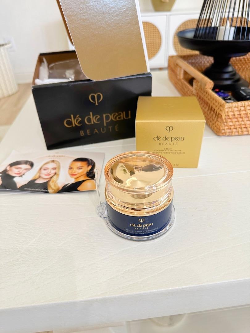 Customer carousel item 6.