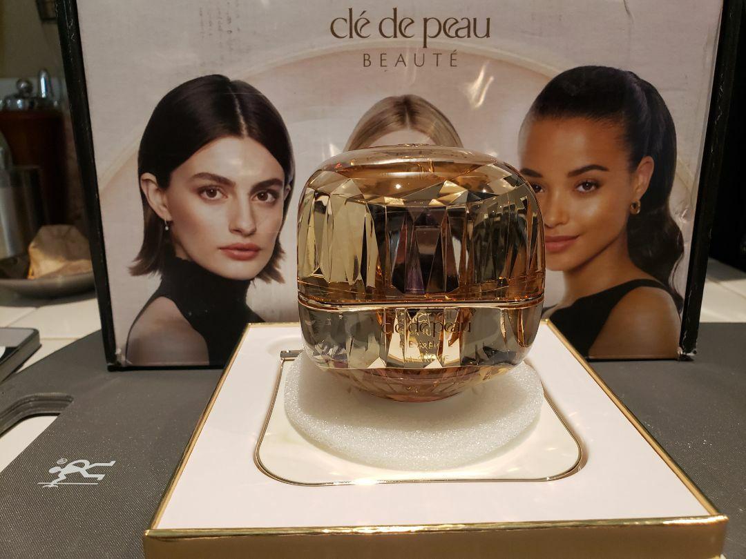 Customer carousel item 10.