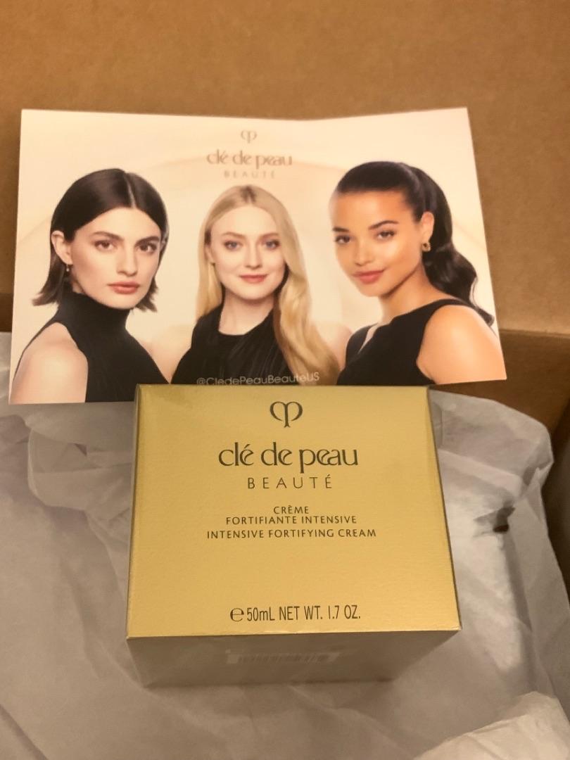 Customer carousel item 9.