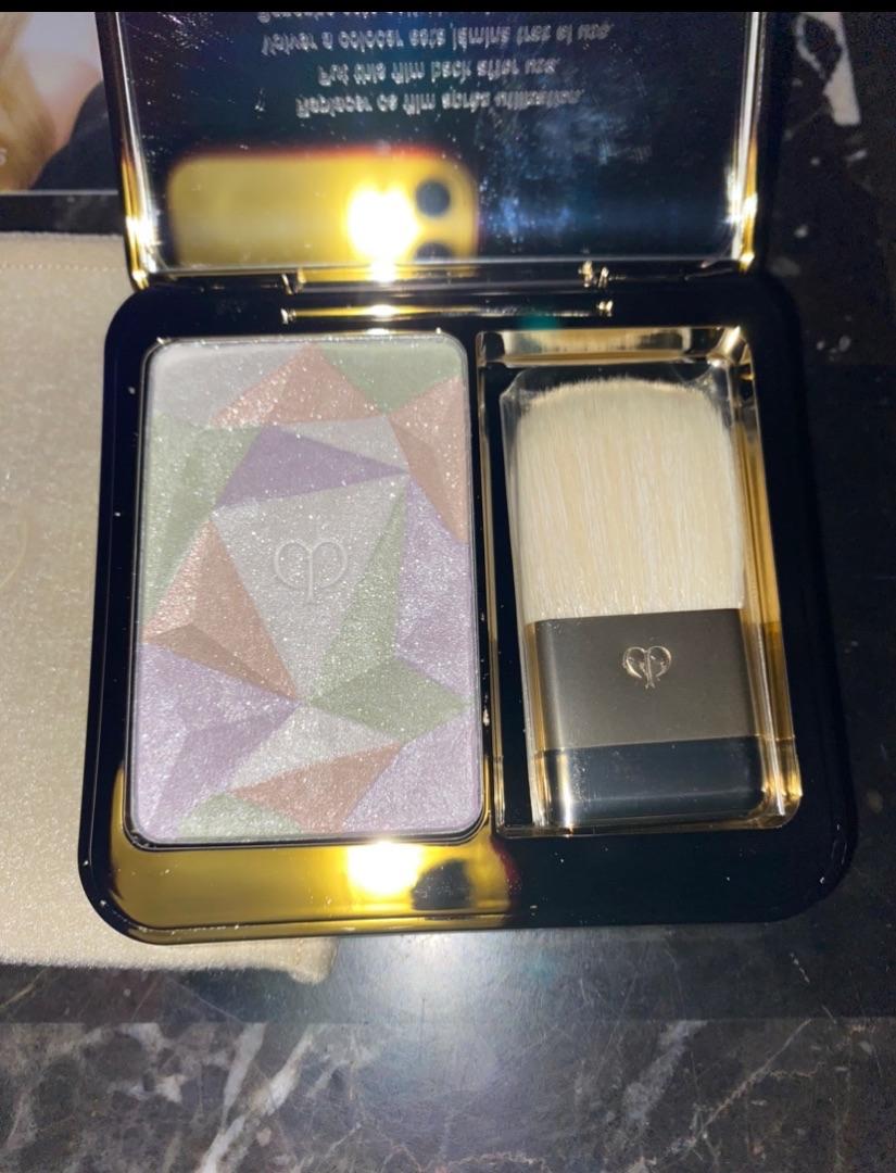 Customer carousel item 10.