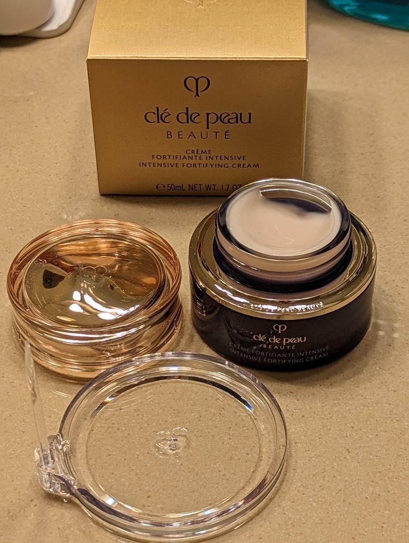 Customer carousel item 12.