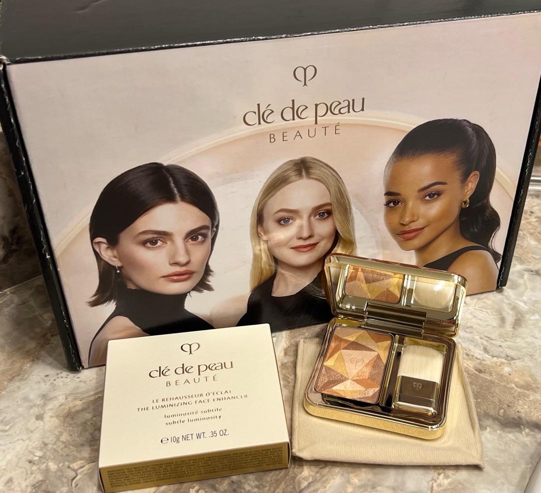 Clé de Peau Beauté The Luminizing Face Enhancer | Bloomingdale's